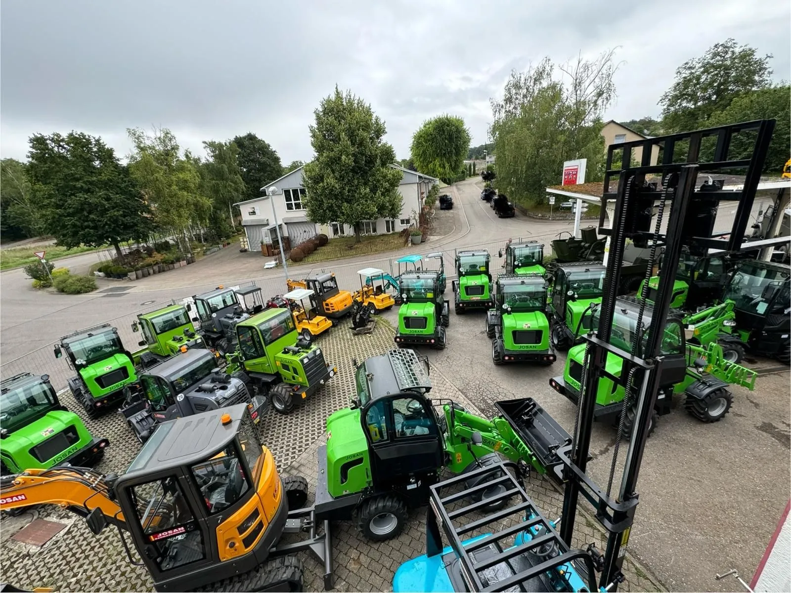 f2ad09e9-d586-4145-b76d-c10b79cccdfc-1920w